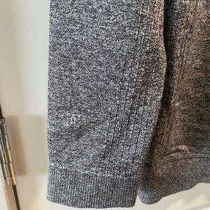 Men’s XS Lululemon Crewneck sweatshirt